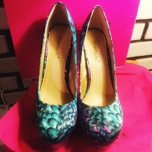 Shoedazzle purple multi platform  heels